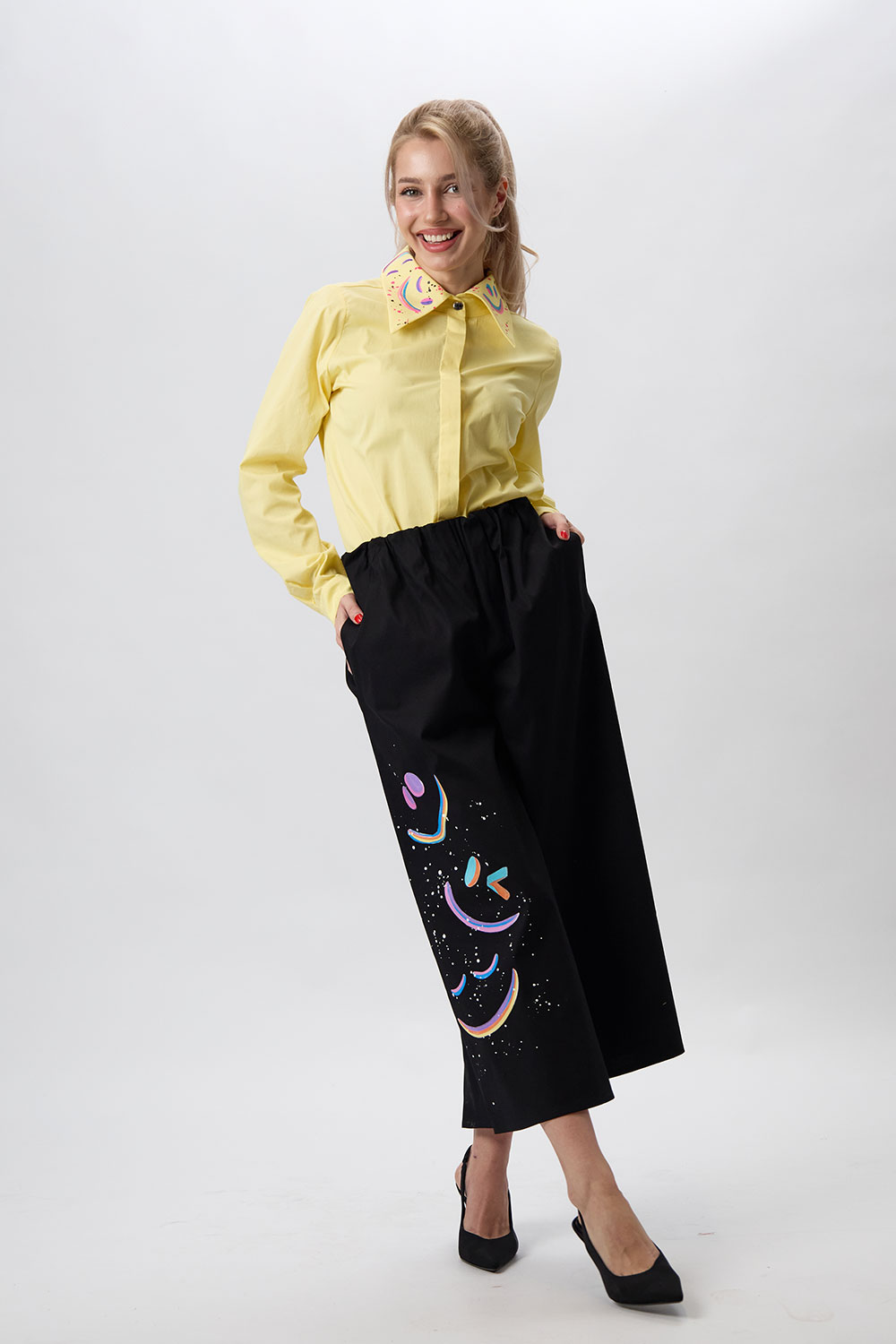 Pantaloni negri largi pictaţi manual “Smile“ - imagine 2