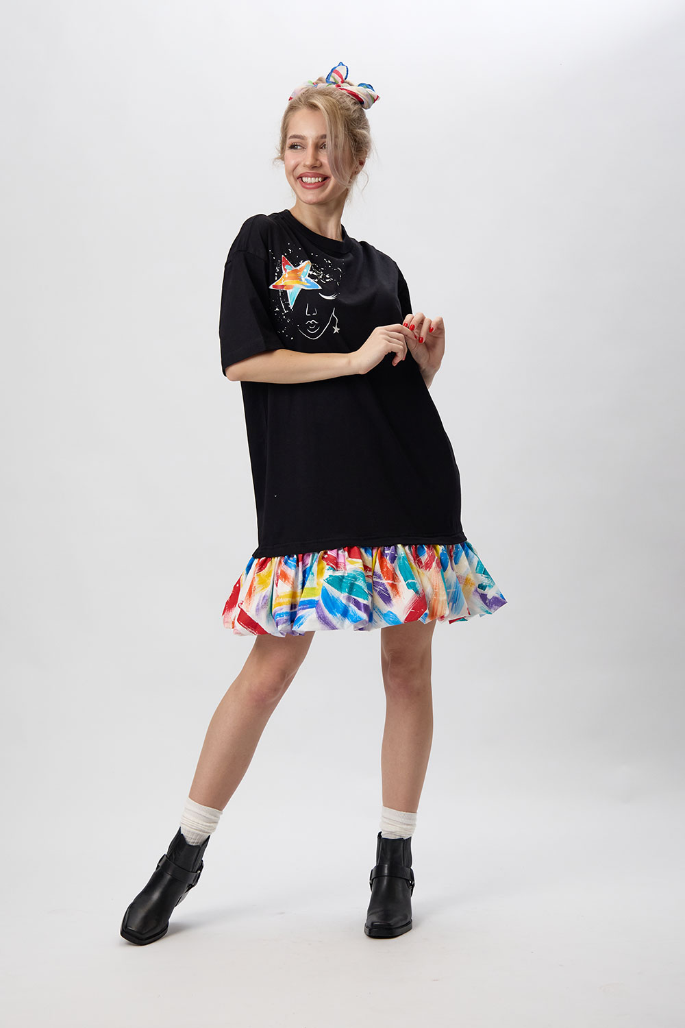 Rochie neagră tricou cu volan pictată manual “Coloria“ - imagine 4