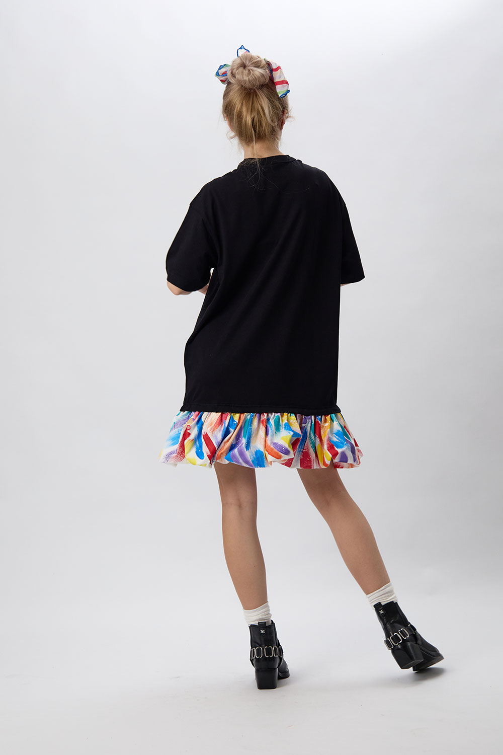 Rochie neagră tricou cu volan pictată manual “Coloria“ - imagine 5